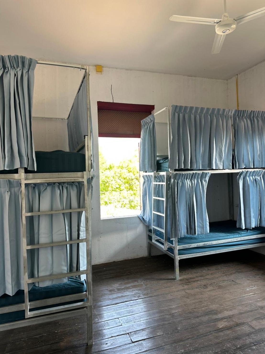 Via Thakhek Hostel & Cafe Bagian luar foto