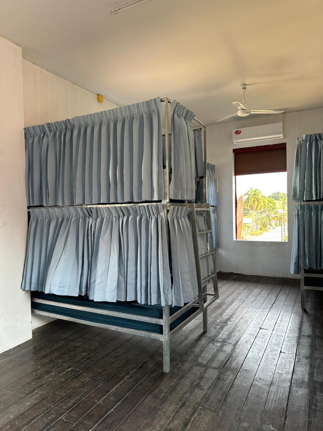 Via Thakhek Hostel & Cafe Bagian luar foto